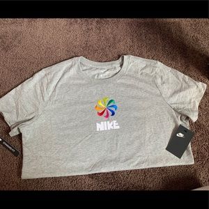 Nike Luminous Grey, Rainbow Wheeled T-Shirt 🌈
